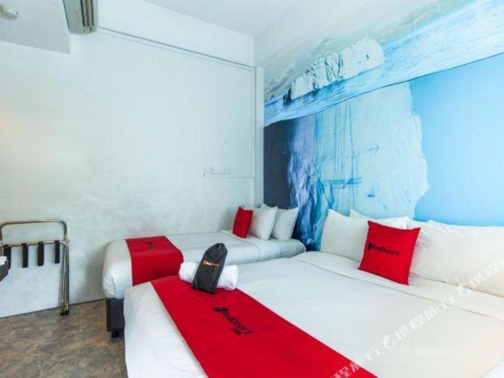 Hotel Reddoorz @ Little India 3*